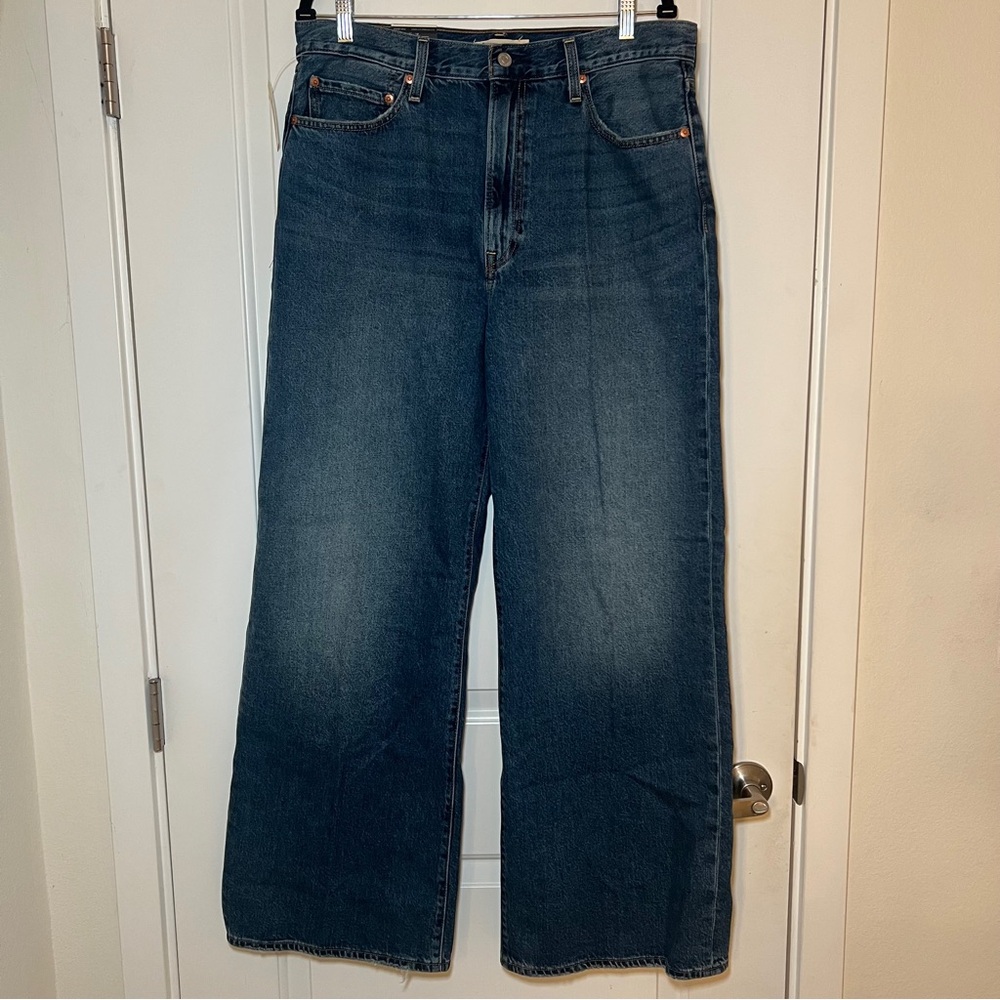 Levi’s Ribcage Wide Leg Jeans Size 33 x 32